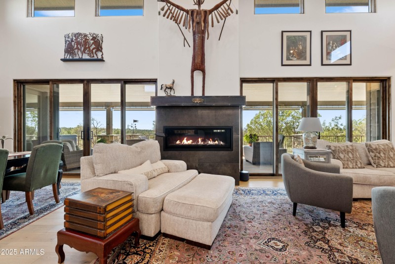 15-Living Room (1)