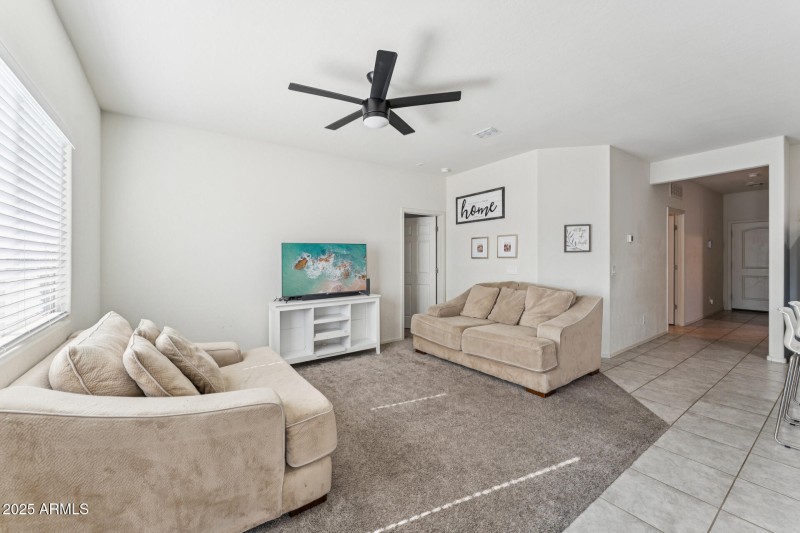 007-living-room