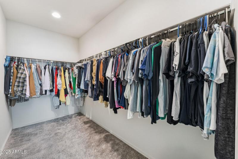 013-primary-closet