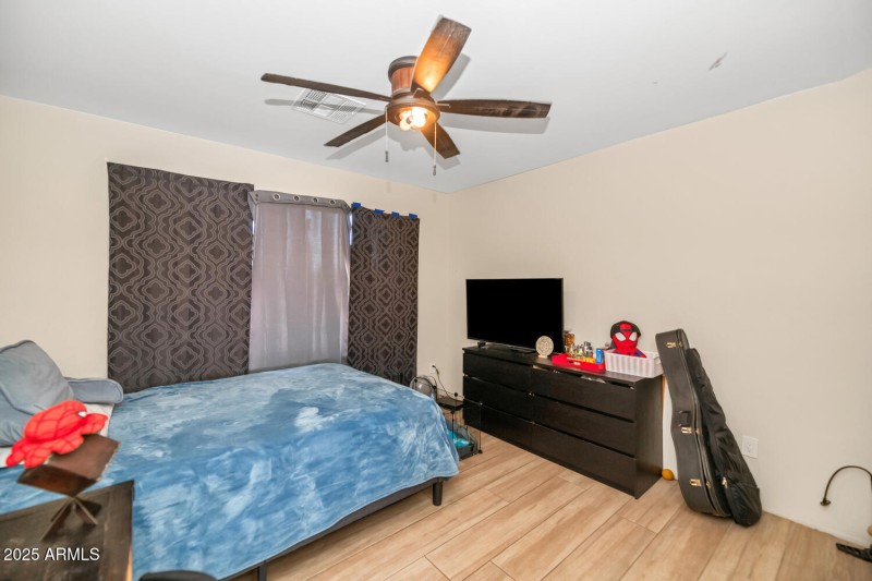 2303 W Marshall Ave-large-018-001-2303 W