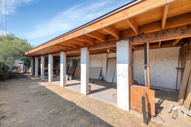 2303 W Marshall Ave-large-028-028-2303 W