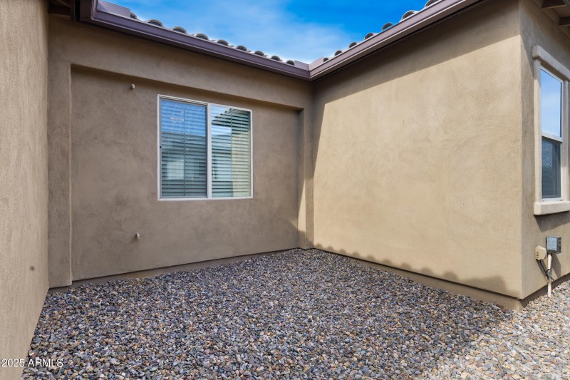 Side yard storage