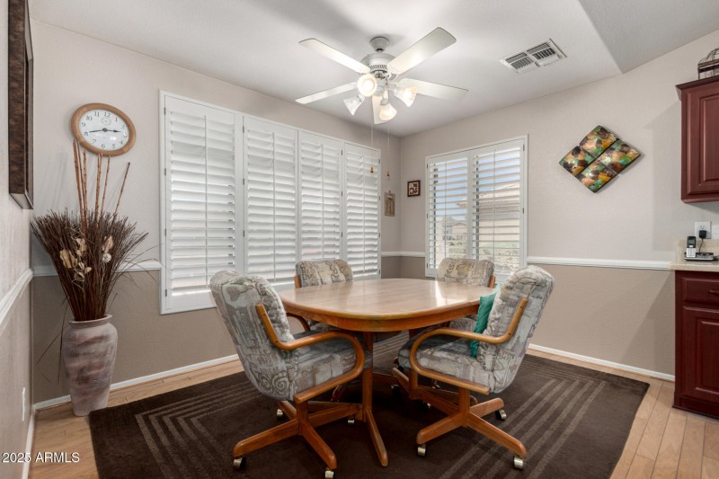 12 Breakfast Nook