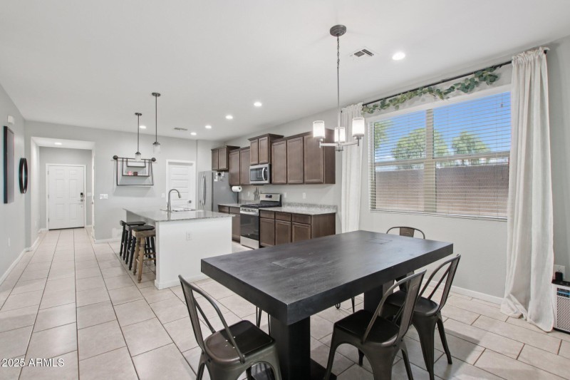 15-web-or-mls-W Tenia Trail-S2108-013