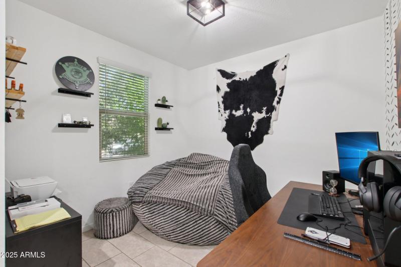 20-web-or-mls-W Tenia Trail-S2108-018