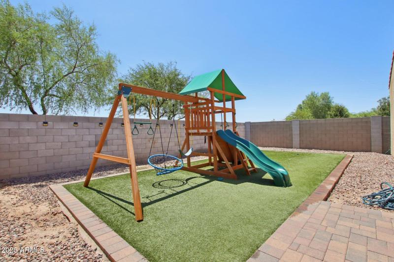 39-web-or-mls-W Tenia Trail-S2108-037