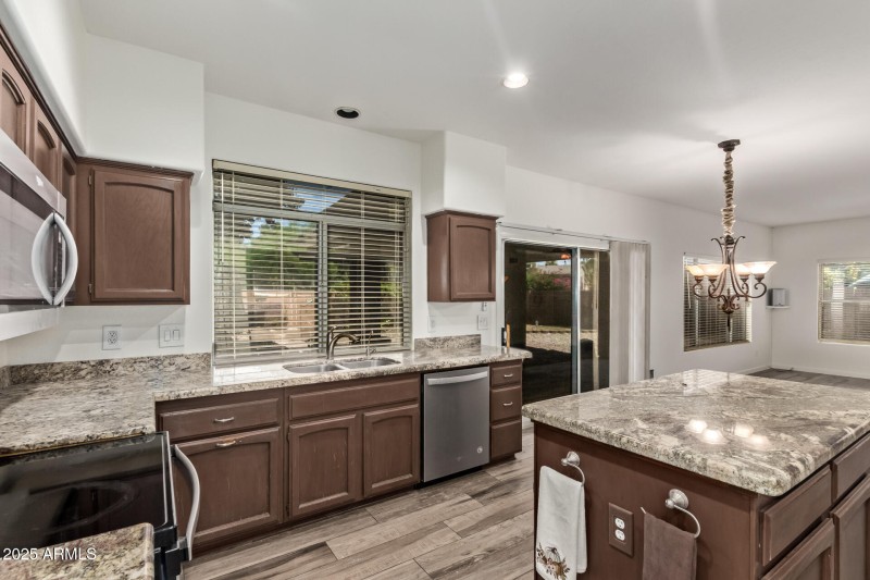 GRANITE COUNTERS