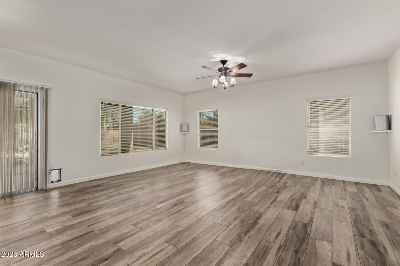 GORGEOUS PLANK TILE