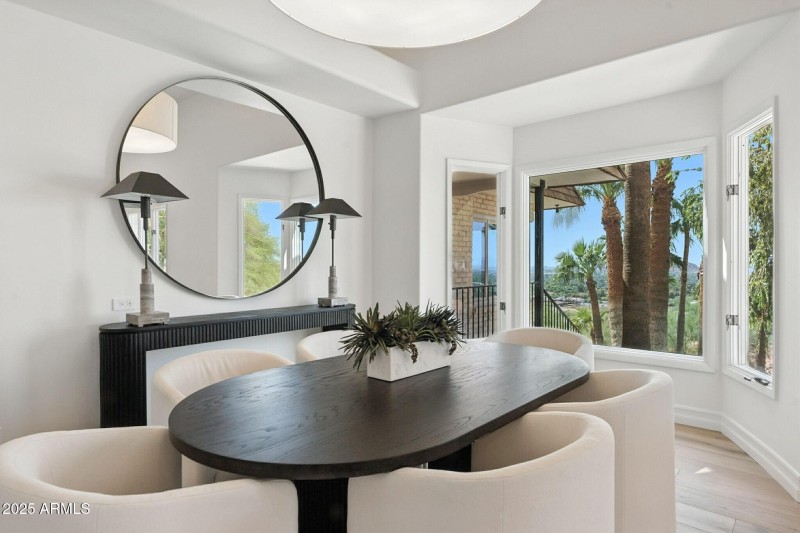 012_Dining Room
