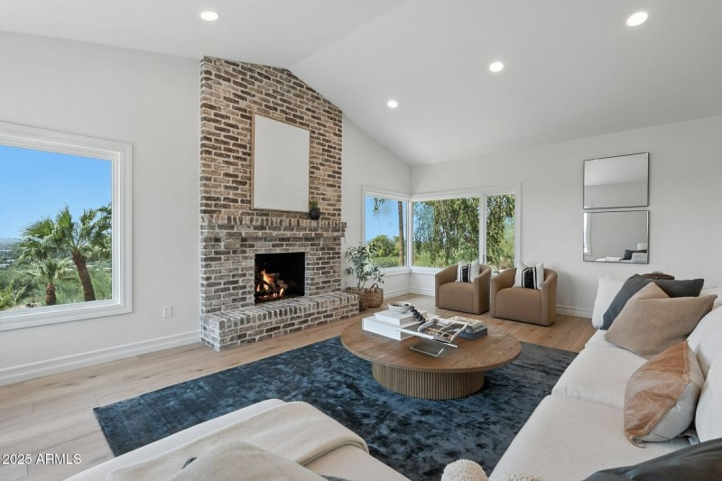028_Living Room 2