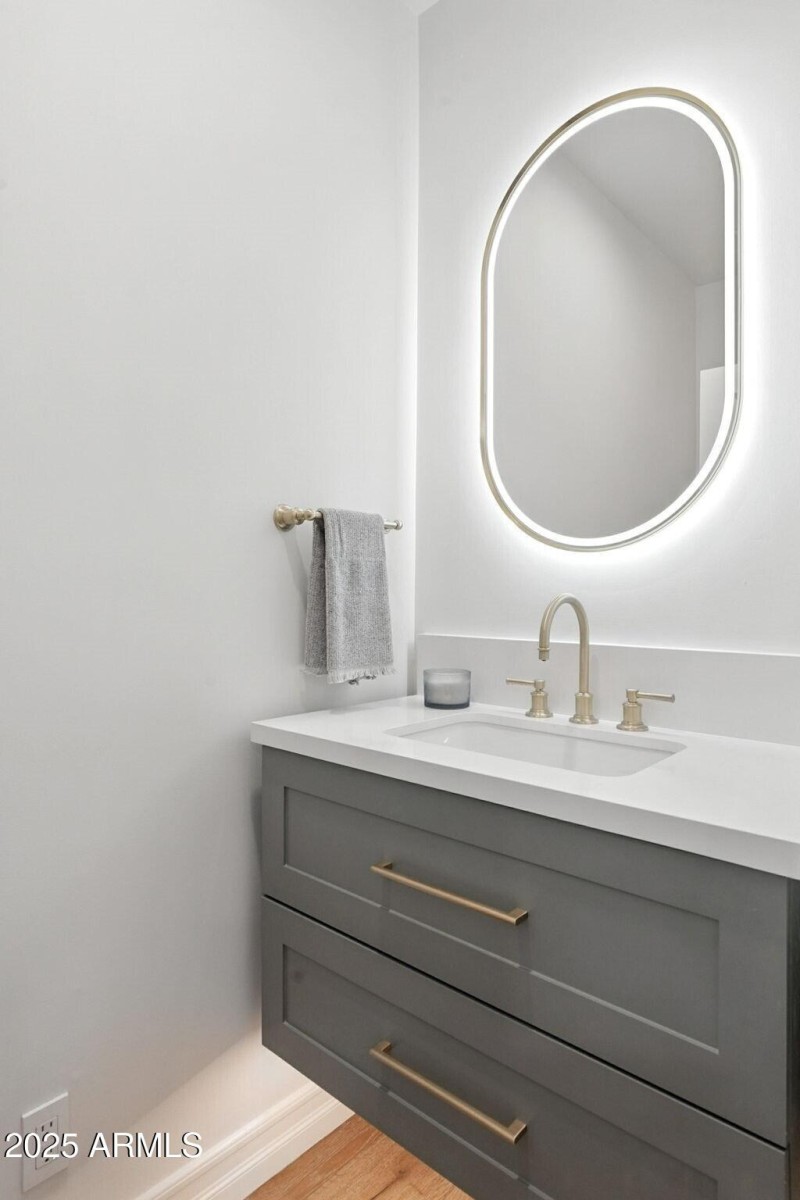 037_Powder Room