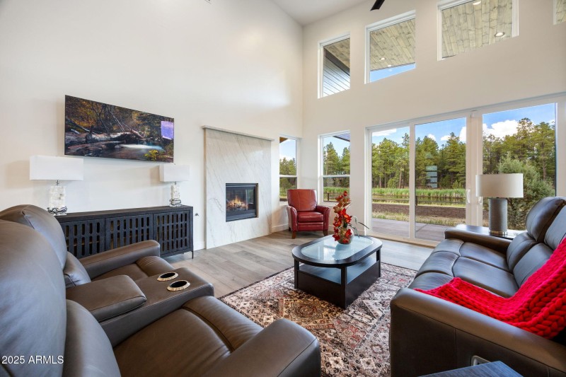 Great room 3439BearMountainDrive