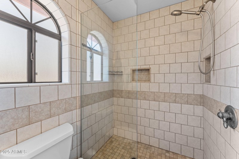 Lrg Primary Shower