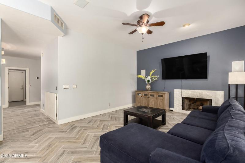 07-A 46th-Great Room 2