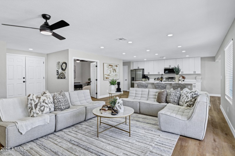 3164 E Carmel Cir-10