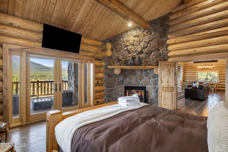 5-web-or-mls-D46A8737