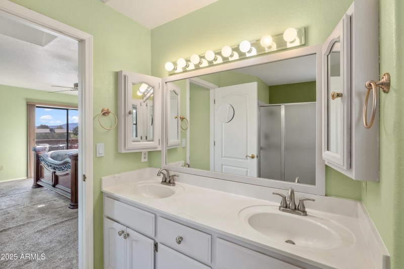 094-Primary Bathroom