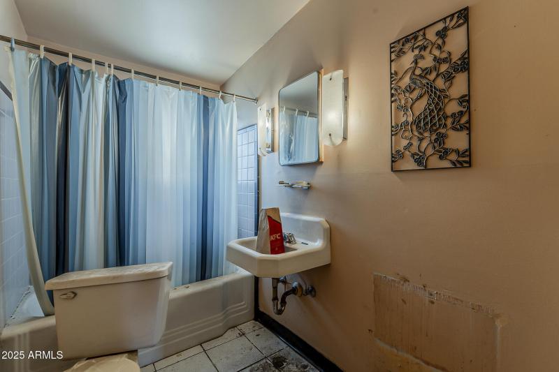 2nd Bathroom
