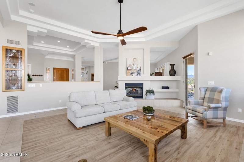 025_Family Room