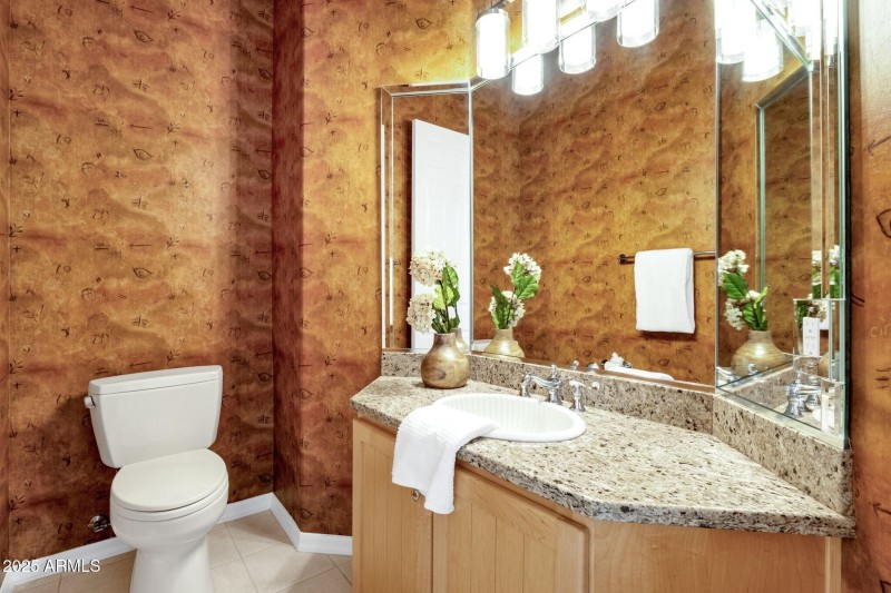 041_Half Bath