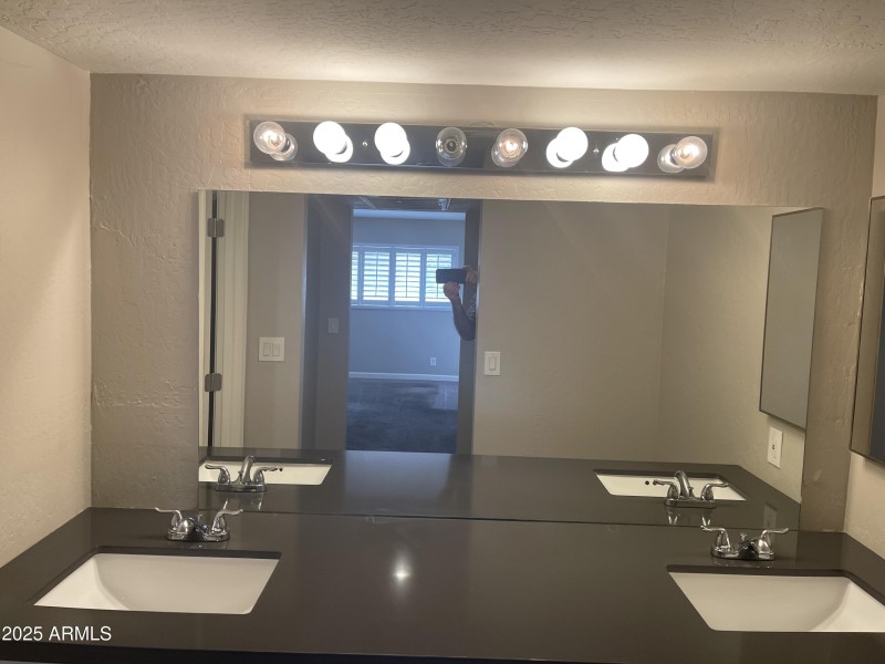 5 master vanity