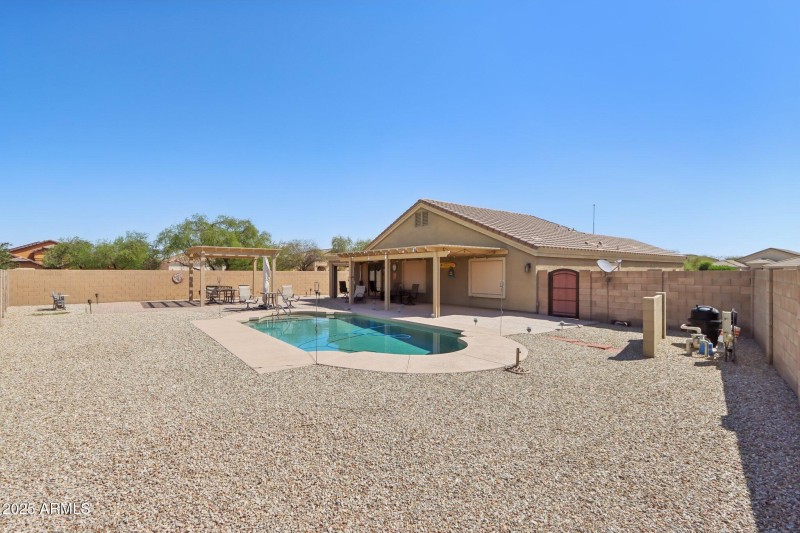 38-web-or-mls-W Giallo Ln-S0908-038