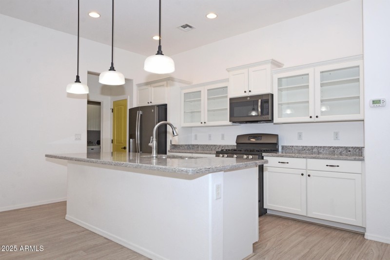 10 Kitchen 1