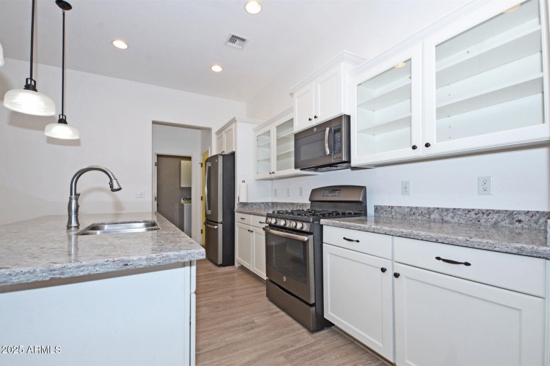 10 Kitchen 3