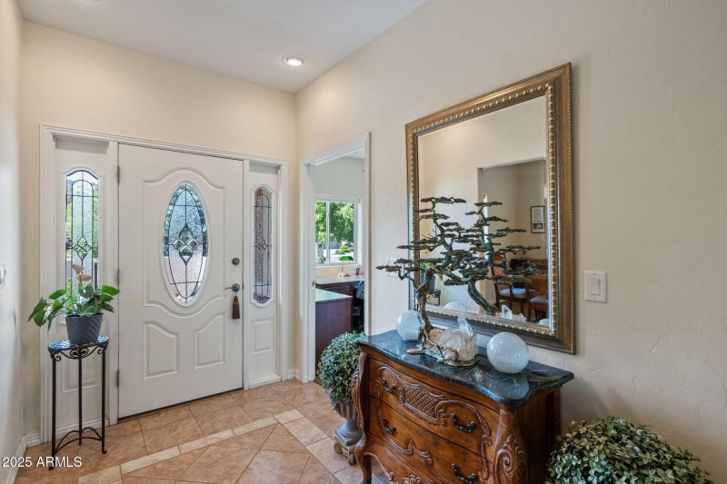 mls_024-Front Entry