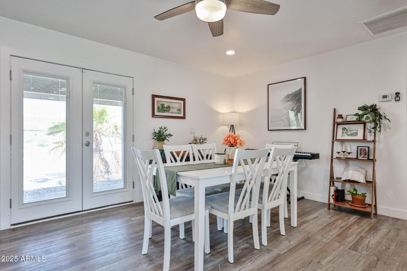 Dining area w/doors to front patio