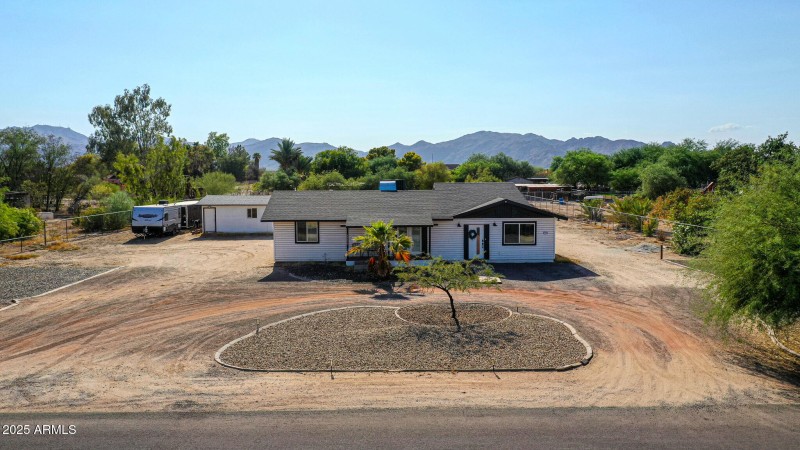 Modern Ranch Home on 1 Acre!