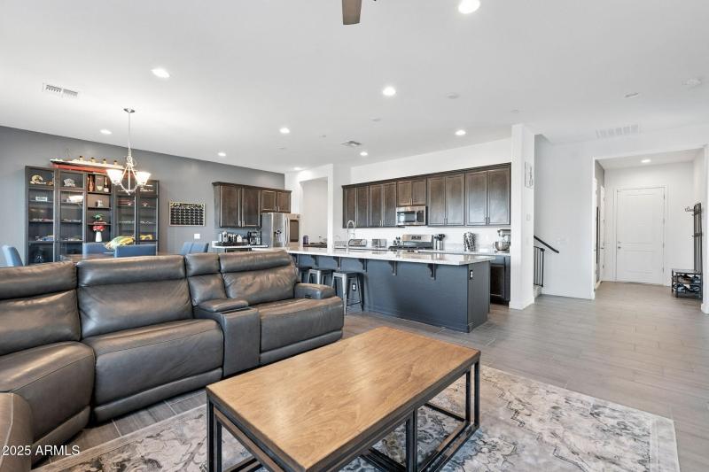 10-web-or-mls-Phelps-10