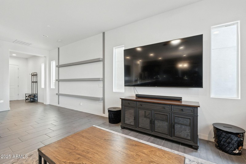 11-web-or-mls-Phelps-11