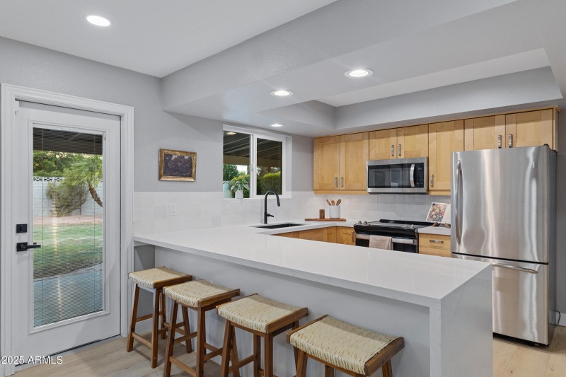 11020 N 39th St-10