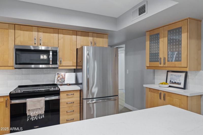 11020 N 39th St-13