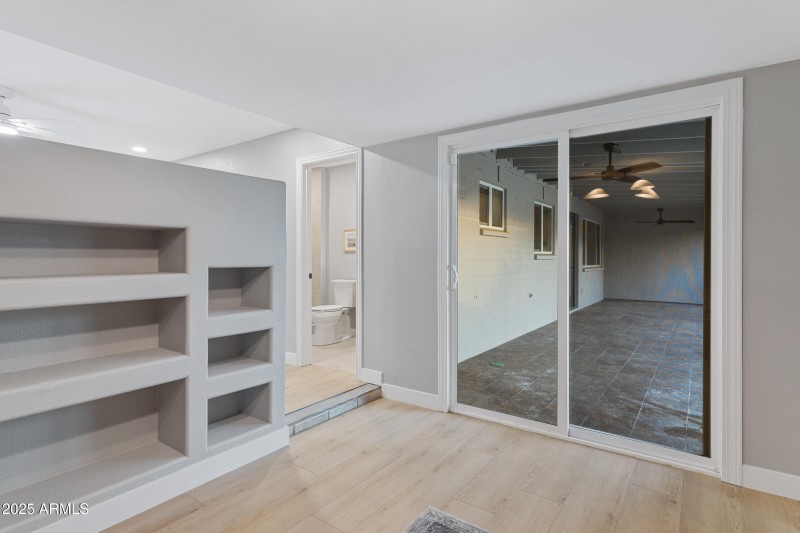 11020 N 39th St-25