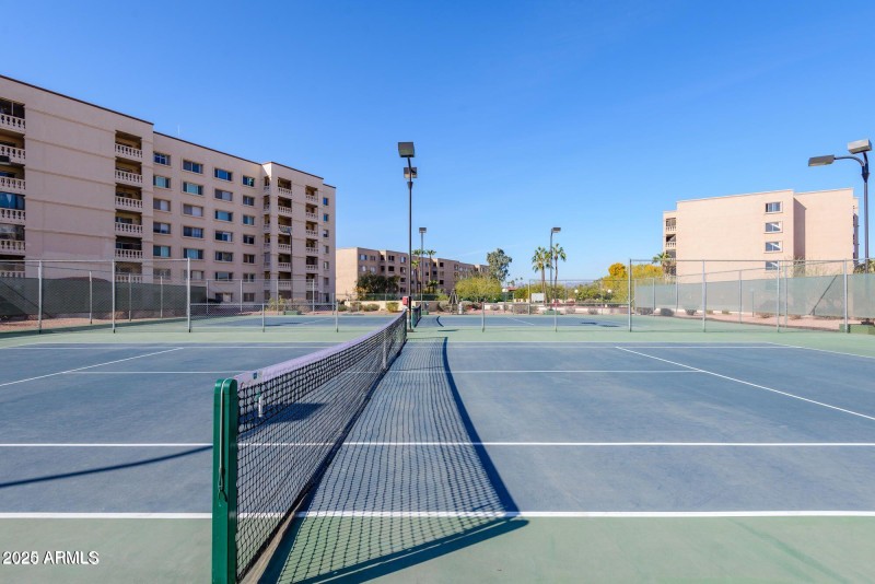 TENNIS