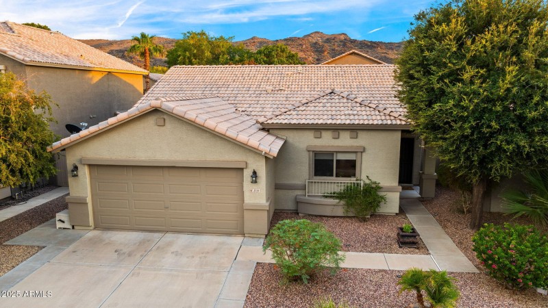 03__2715 E Fawn Dr