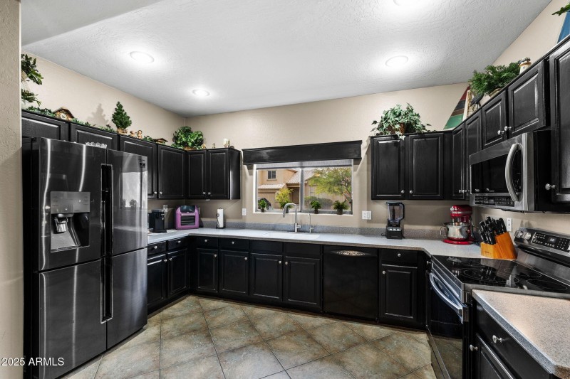 13__2715 E Fawn Dr