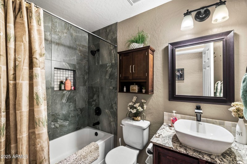 18__2715 E Fawn Dr