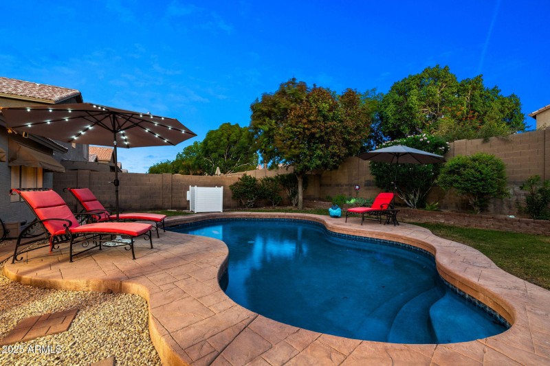 25__2715 E Fawn Dr
