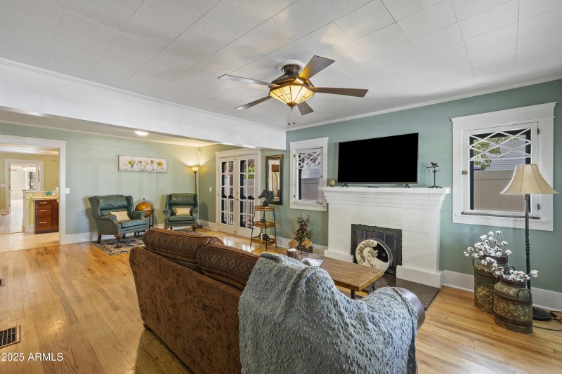 035-Living Room