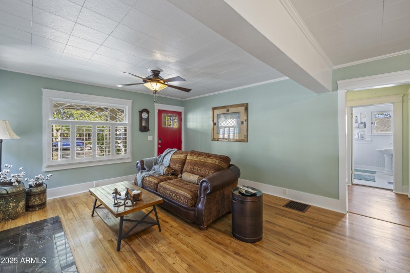 040-Living Room