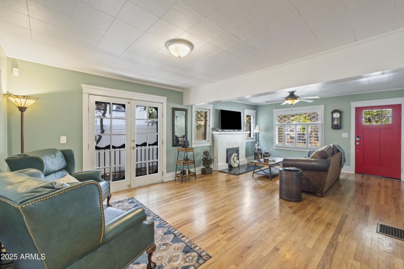 050-Living Room
