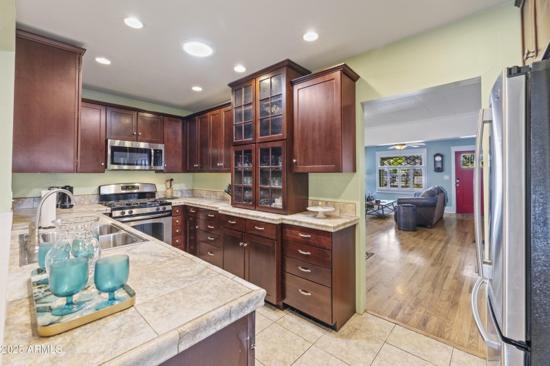 060-Kitchen
