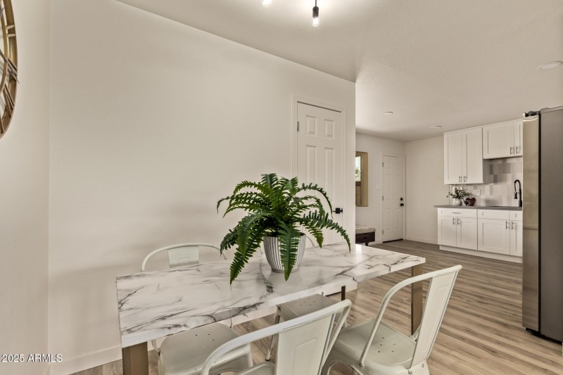 13 West Citrus