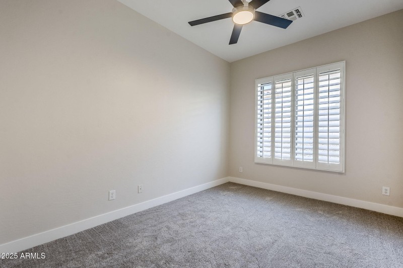 Guest Bedroom (2)