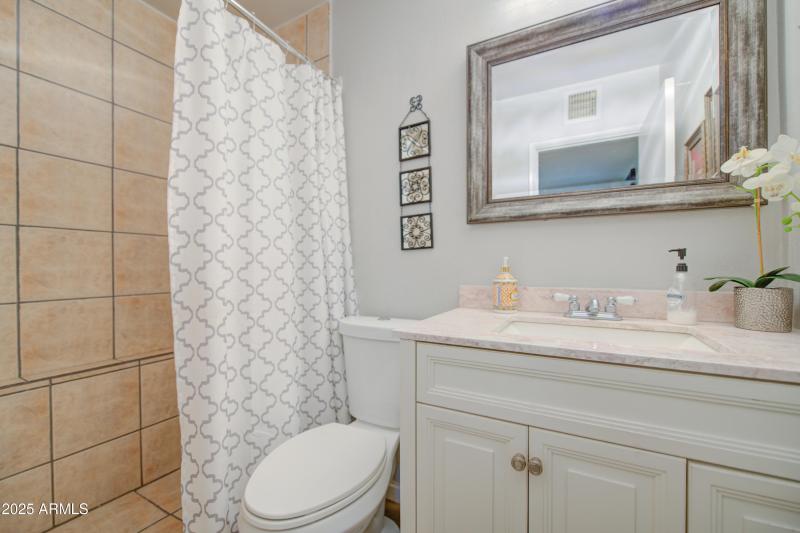 Bathroom 2-pic 2