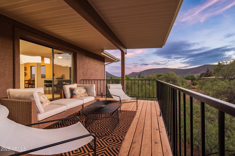 JL_125SycamoreSt-exteriors-16
