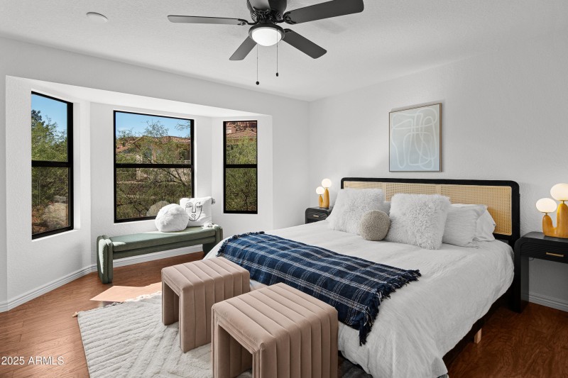 JL_125SycamoreSt-interiors-PrimarySuite-